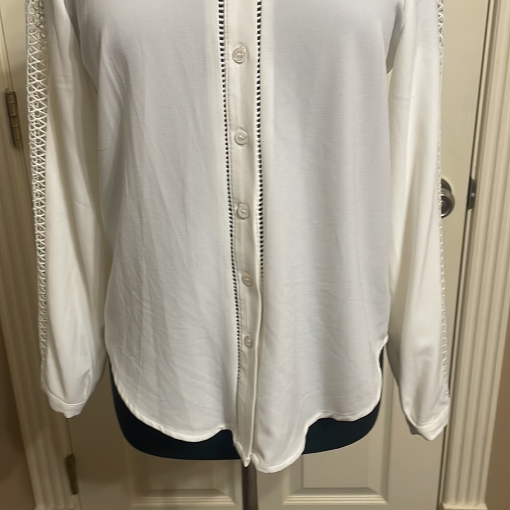 Vince Camuto blouse - Picture 3 of 7